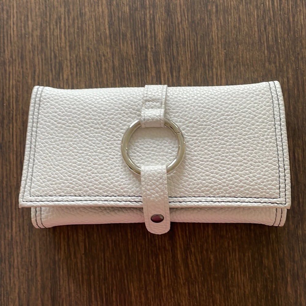 TRAVEL JEWELRY CASE /ORGANIZER, CREAM WITH SILVERTONE HARDWARE EXPANDABLE